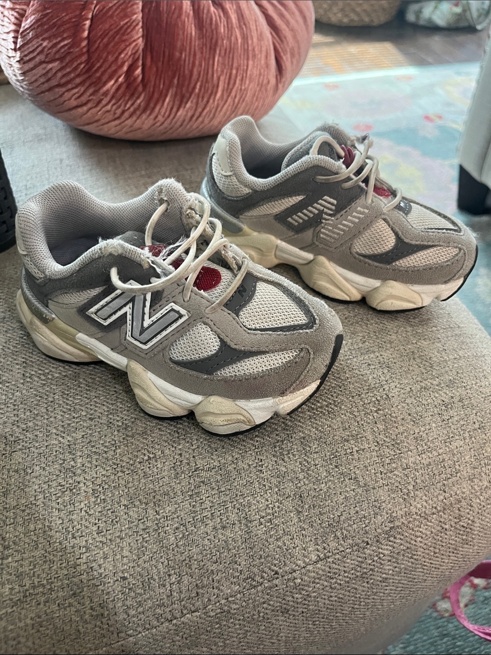 9060 New Balance Kids Gray Mesh & Suede Sneakers size 7 toddler *play condition